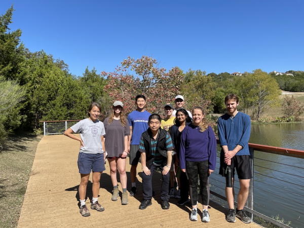 Fall lab hike group photo